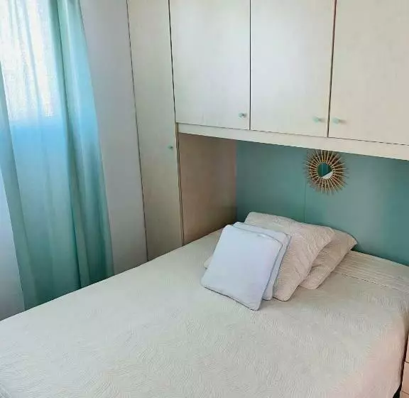 Nid Douillet Sur La Côte D Azur