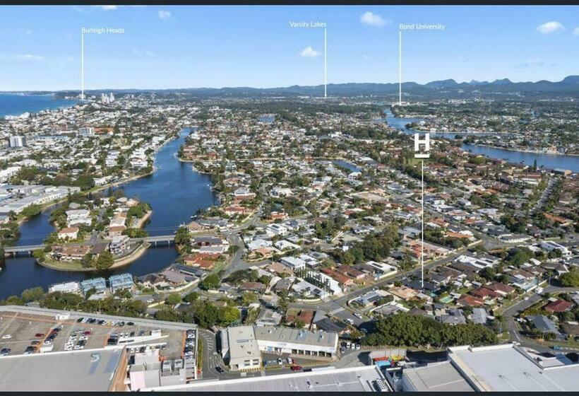 Ultra Modern & Relaxing Inner City 4bed House   With A Private Pool   10mins Walk To Beach