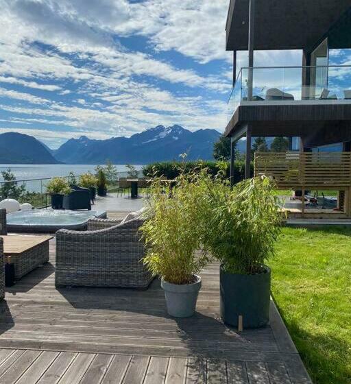 Modern Fjordview Funkis Only Steps From The Sea