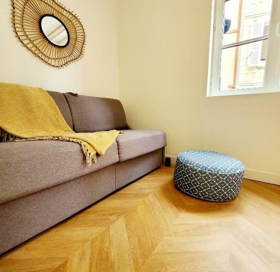 Studio Jeannette Avec Balcon Et Juste à 130 Metres Plage ! Plein Centre ! Wifi   Draps Serviettes In