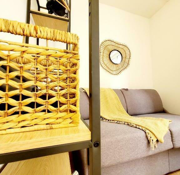 Studio Jeannette Avec Balcon Et Juste à 130 Metres Plage ! Plein Centre ! Wifi   Draps Serviettes In