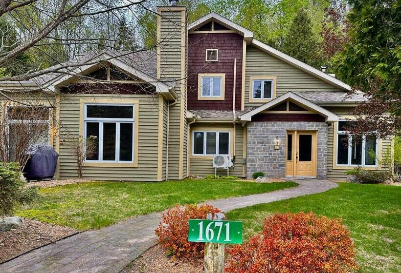 Townhouse In Tremblant