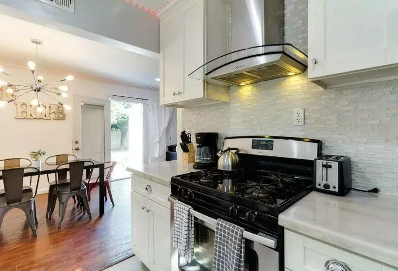 Valley Modern Glam Charmer