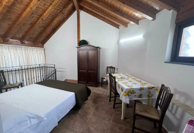 Esclusivo Cortile Duca D Aosta Ai Piedi Dell Etna