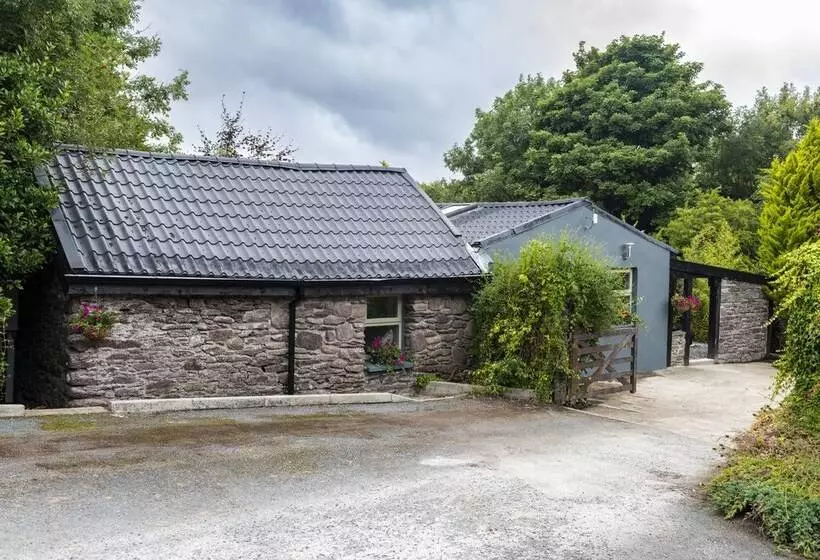 Newly Renovated, Stylish Self Catering Apartment