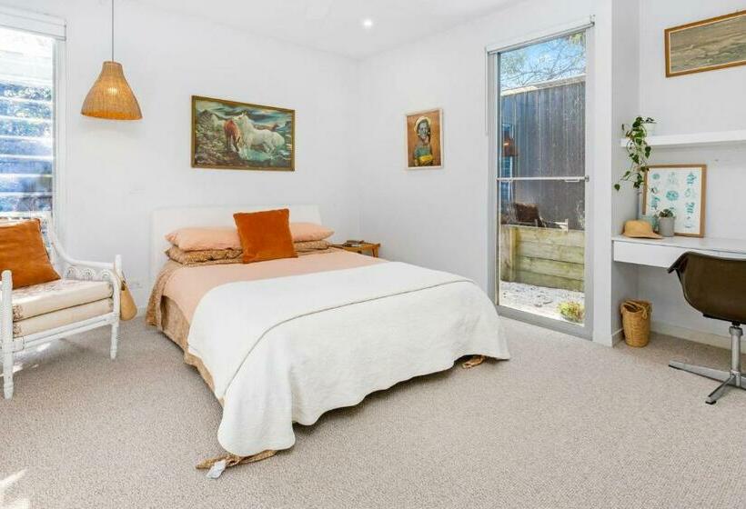 Poolside Paradise Mount Eliza