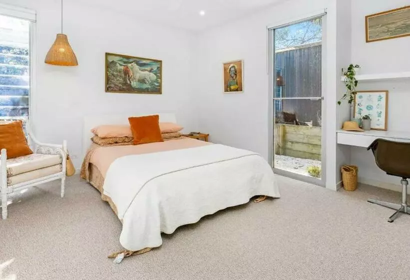 Poolside Paradise Mount Eliza