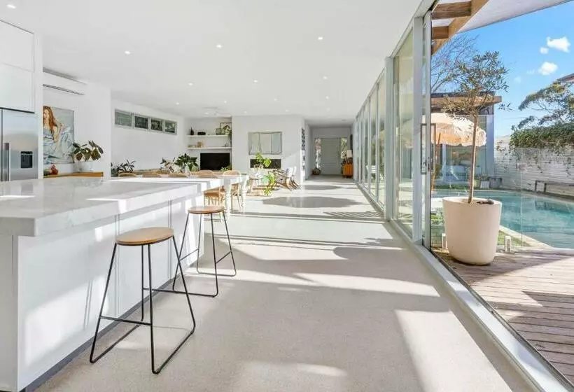 Poolside Paradise Mount Eliza