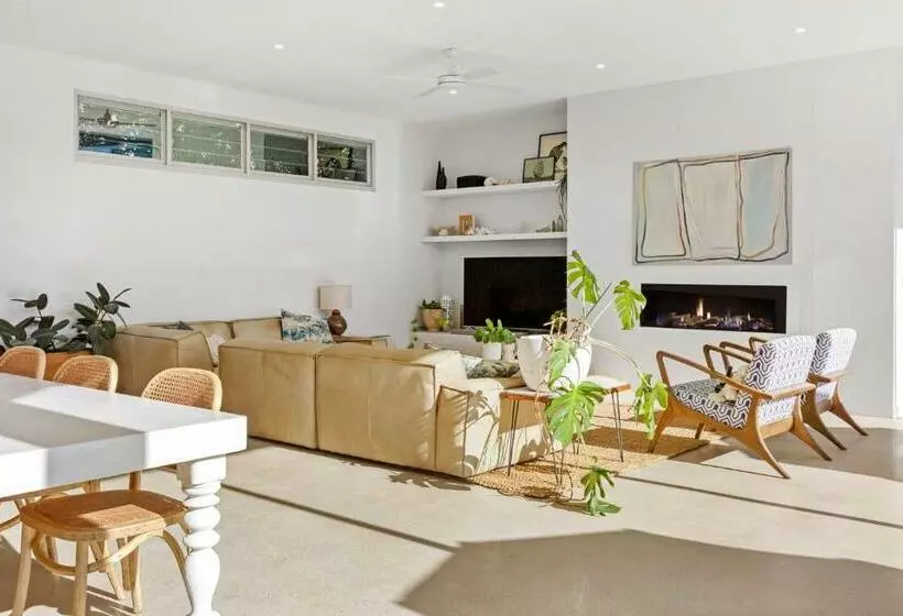 Poolside Paradise Mount Eliza