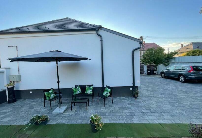 D 20 Apartmanház Zalaegerszeg Dózsa György Utca 20