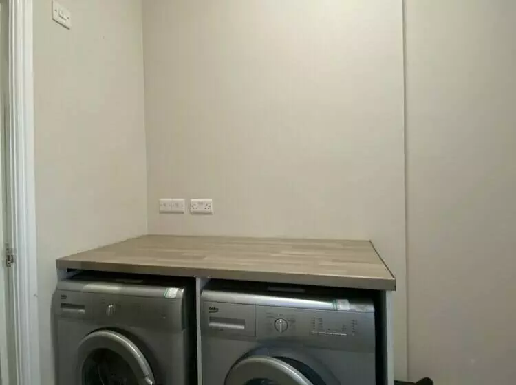 Extra Large Six Bed Six Bath Townhouse