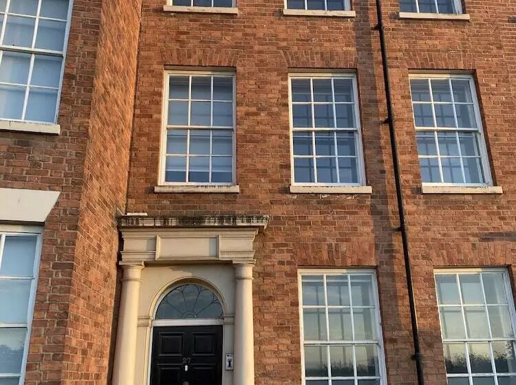 Extra Large Six Bed Six Bath Townhouse