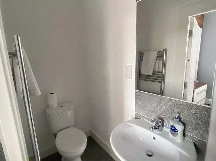 Extra Large Six Bed Six Bath Townhouse