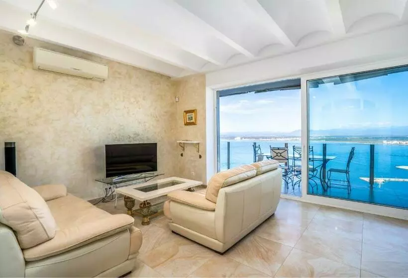 Welcs Villa De Lujo 029 Emp Con Vistas Impresionantes