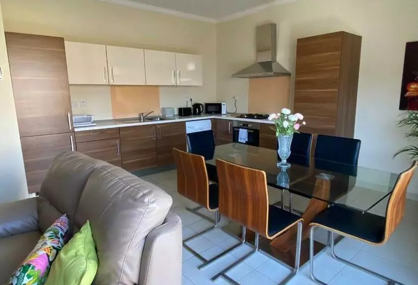 Newly Refurbished Mellieha Central Apartment