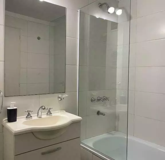 Apartamento Céntrico Y Moderno Con Balcon, Piscina, Gimnasio Y Laundry