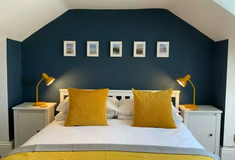 Charming Cottage Mins From Chichester City Centre