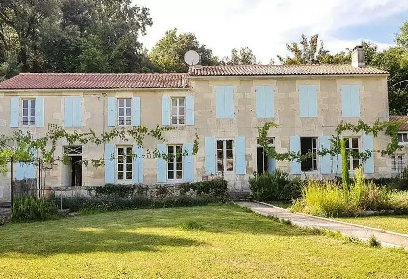 Entre Pierre Et Bois