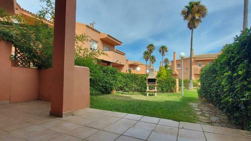 Espaciosa, Tranquila Y Junto A La Playa