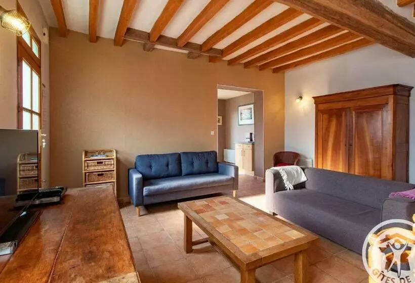 Gîte Familial Près De La Loire Avec Grand Jardin, Parking Privé, Proche Saumur Et Activités Nautique