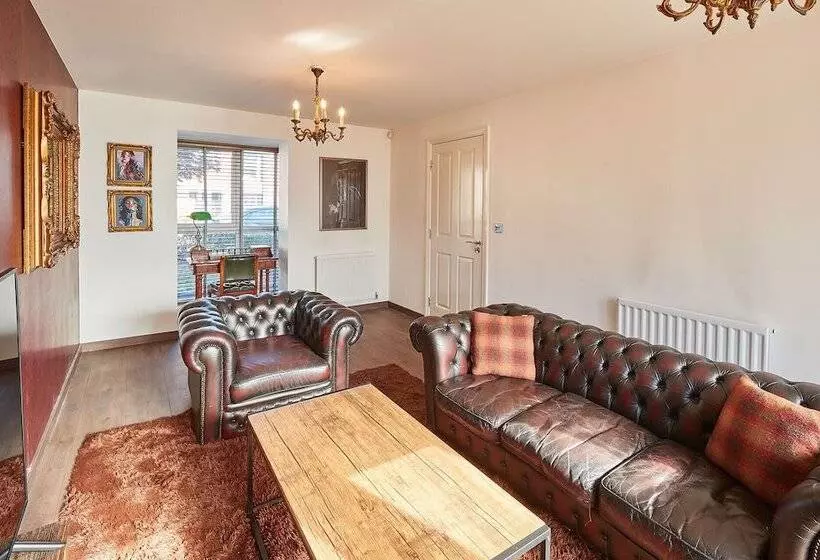 Host Stay Greenfinch Road