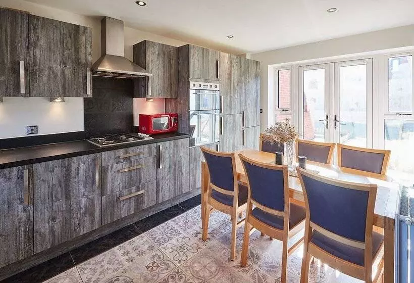 Host Stay Greenfinch Road