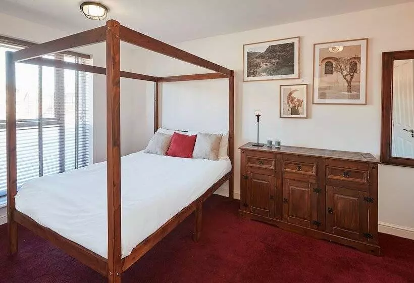 Host Stay Greenfinch Road