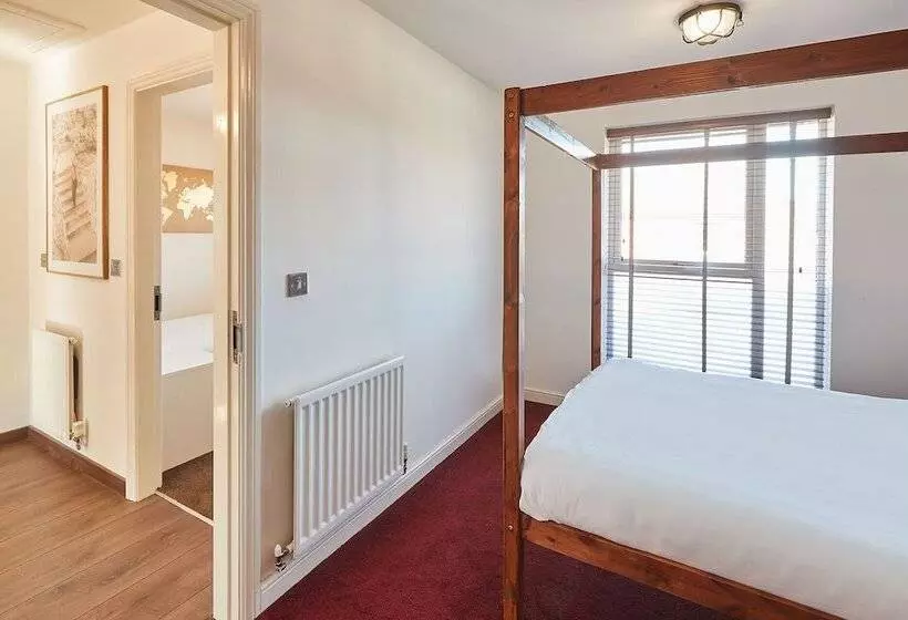 Host Stay Greenfinch Road