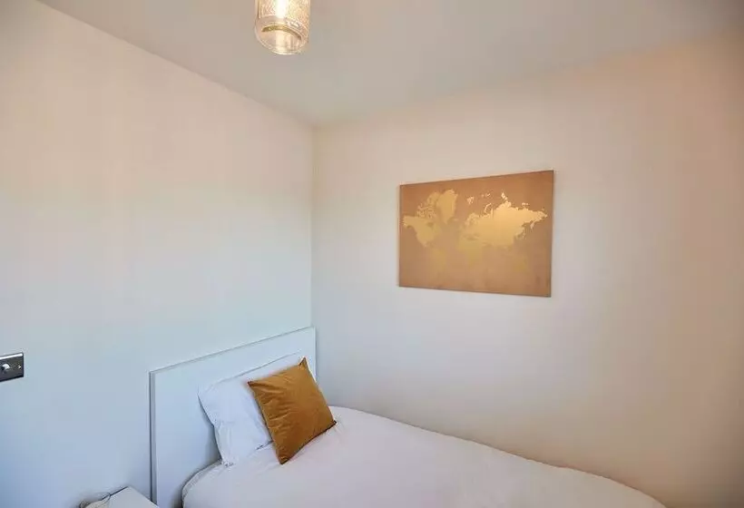Host Stay Greenfinch Road