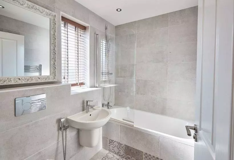 Host Stay Greenfinch Road