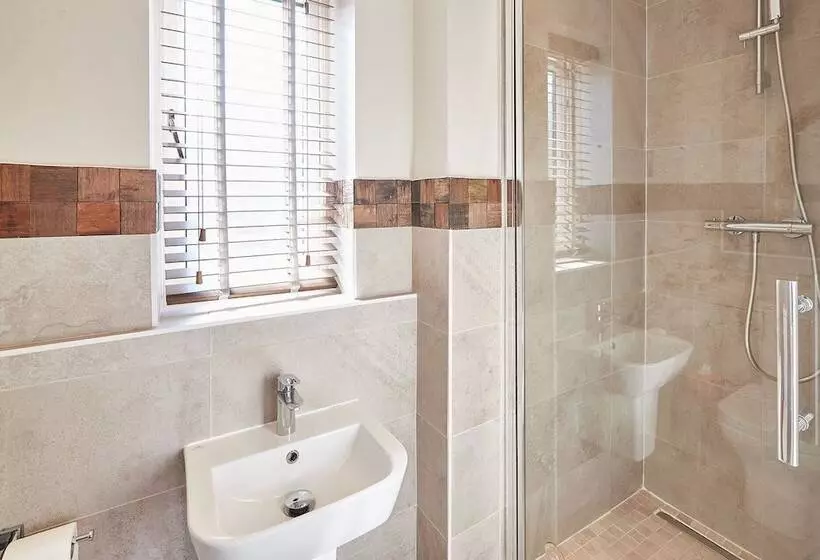 Host Stay Greenfinch Road
