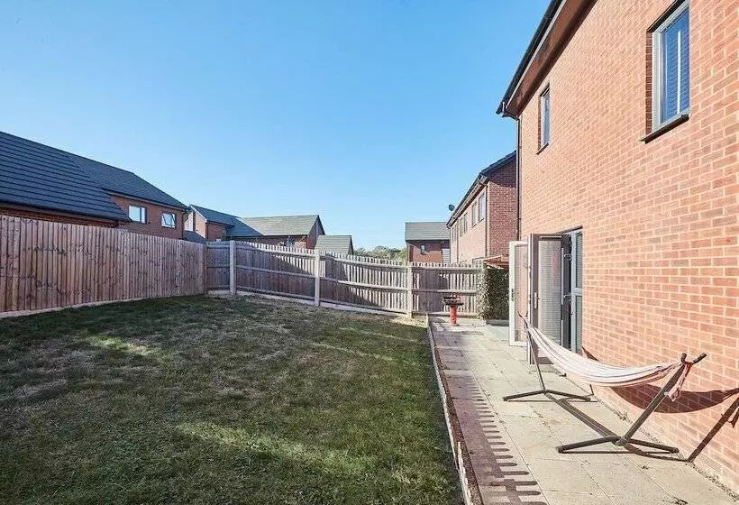Host Stay Greenfinch Road