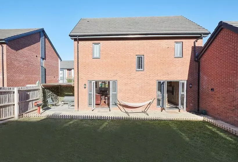 Host Stay Greenfinch Road