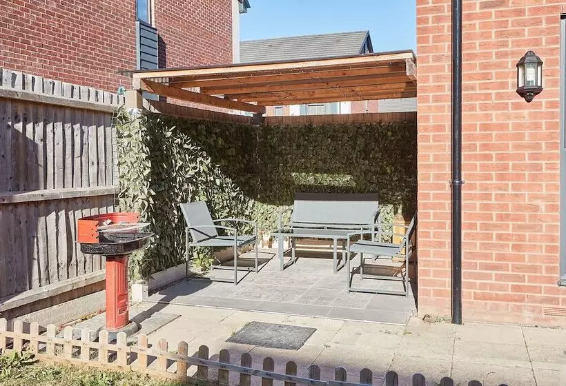 Host Stay Greenfinch Road
