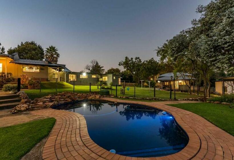 Self Catered Apartment With Pool