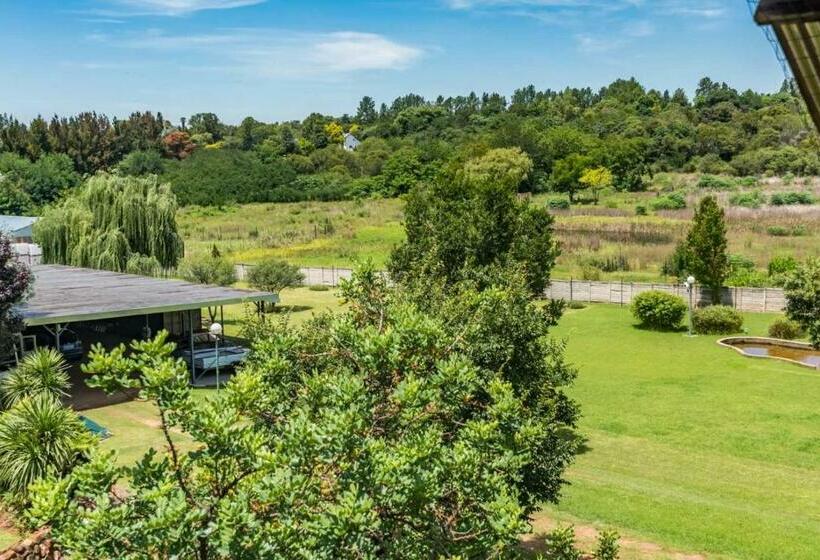 Self Catered Apartment With Pool