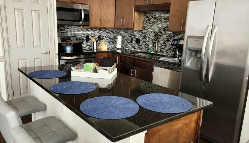 The Diamond Lux Apt Near Nrg & Tx Med Center W Pool