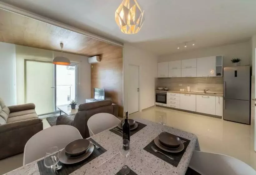 Apartments Leo