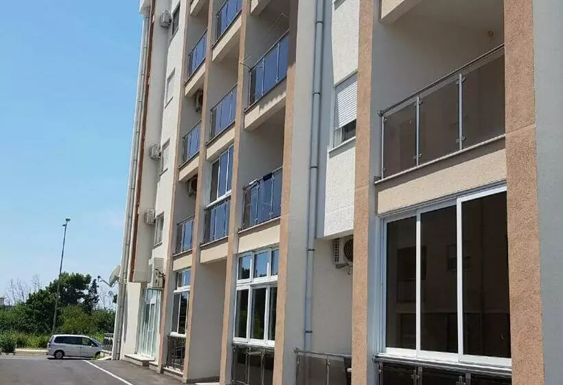 Apartments Leo