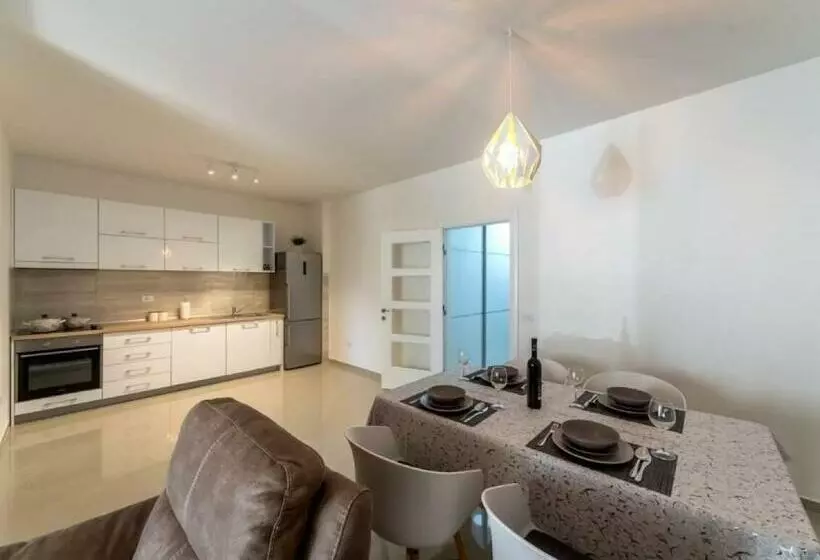 Apartments Leo