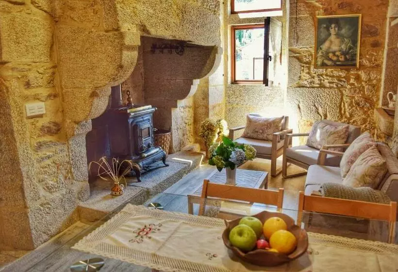 Casa Dos Amos En Costa Da Morte. A Coruña