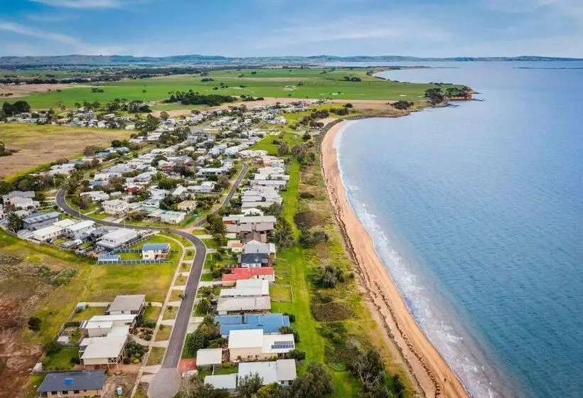 Madeit In Coronet Bay