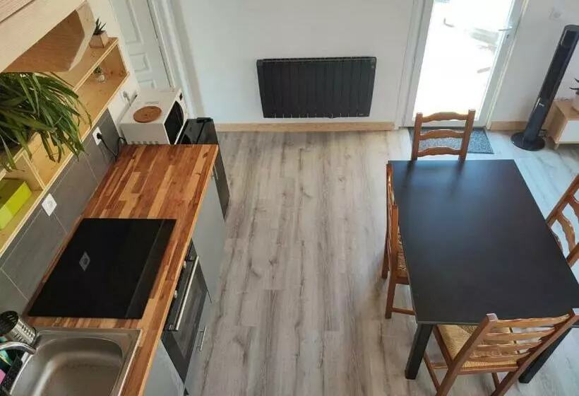 Petit Coin De Bonheur Studio Neuf Et Lumineux à 5mins Du Centre Ville