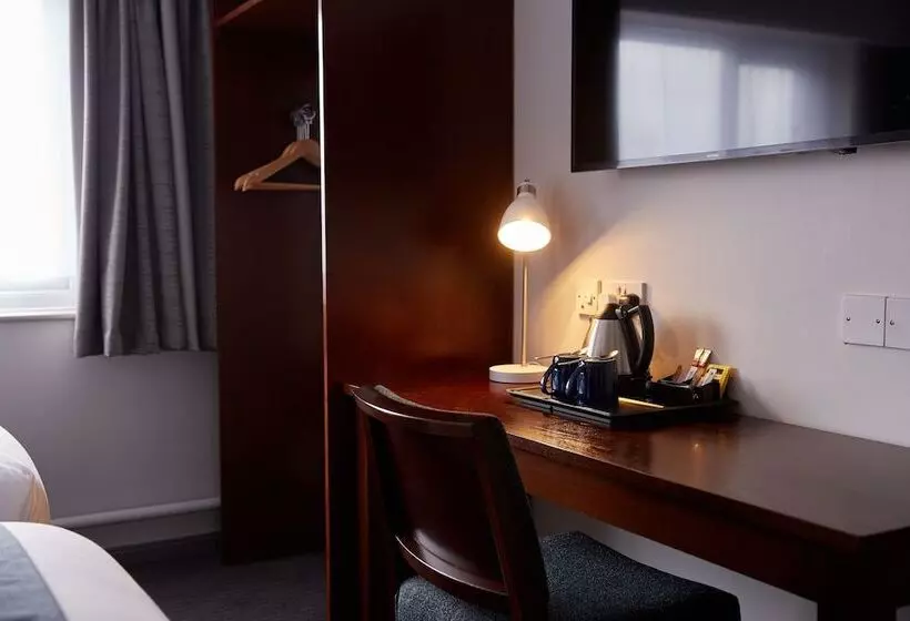 Hotel Chase Inn By Greene King Inns