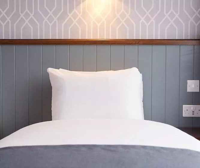 Hotel Chase Inn By Greene King Inns