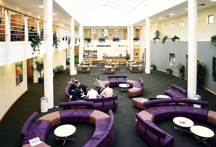 בית מלון כפרי Cranfield Management Development Centre