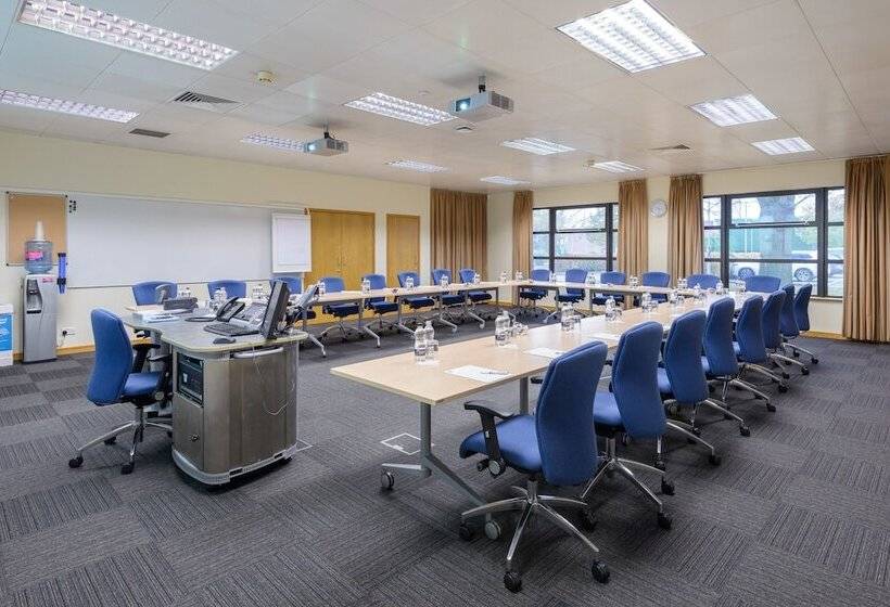 בית מלון כפרי Cranfield Management Development Centre