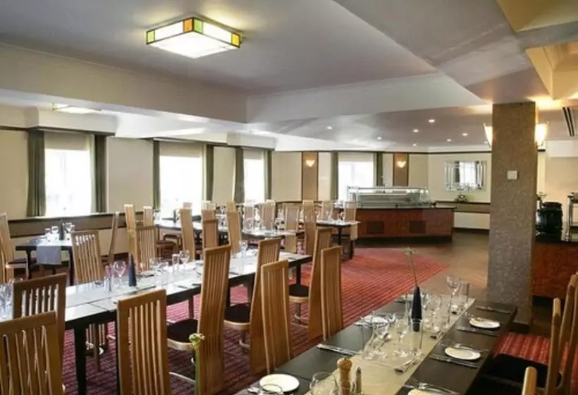 酒店 Cranfield Management Development Centre