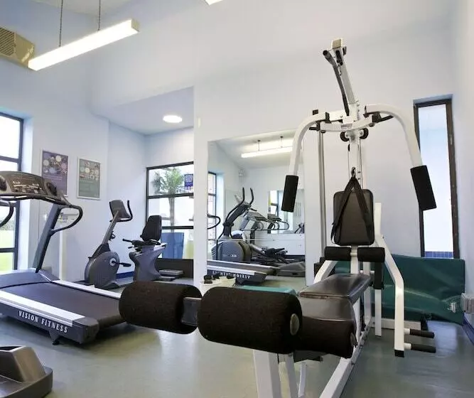 酒店 Cranfield Management Development Centre