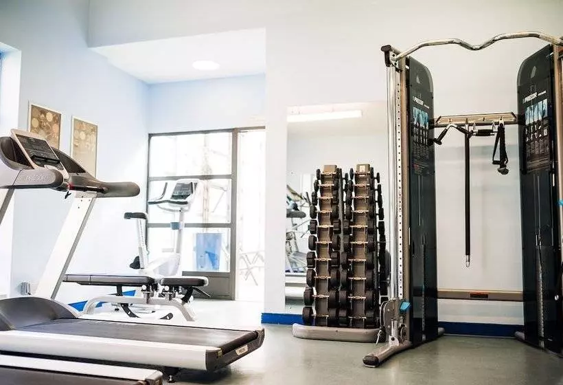 酒店 Cranfield Management Development Centre